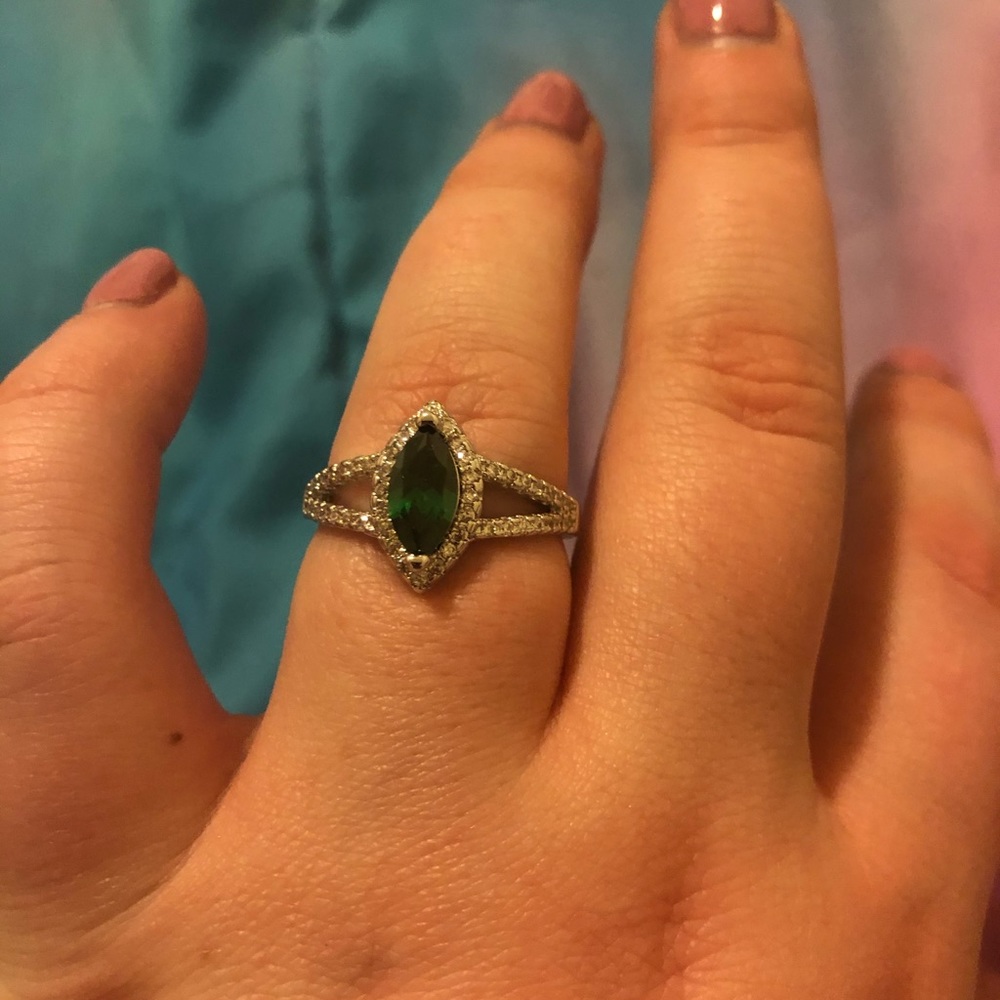 Gorgeous green ring
